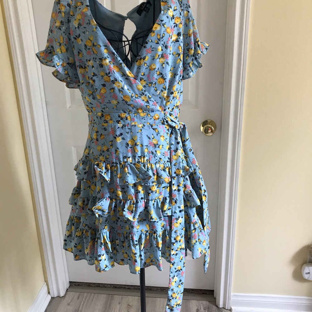HOST PICK 🎉Lulus Feeling Butterflies Blue Tiered Ruffle Mini Dress NWT Sz. Med - Picture 2 of 9